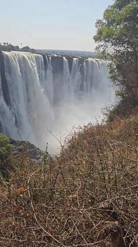 Victoria Falls!
.
.
.
#victoriafalls #zimbabwe #7naturalwondersoftheworld #naturalwonders #waterfall